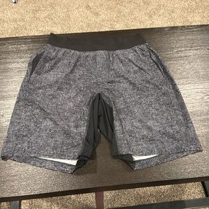 Lululemon Men’s Medium THE Short 9” Linerless Black and Grey Plaid